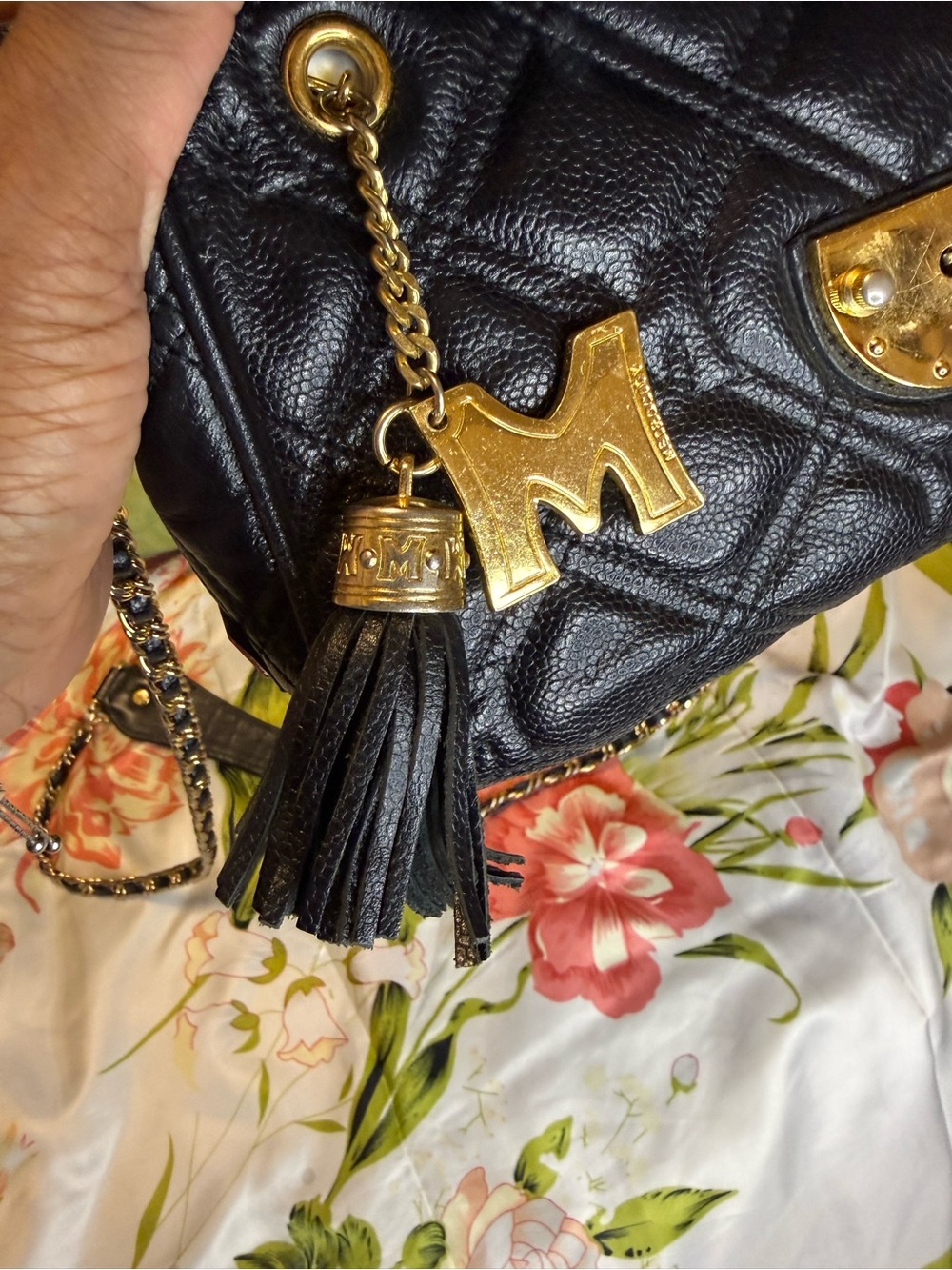 Metrocity Italy Quilted Leather Crossbody Bag – Black & Gold - Picture 6 of 16